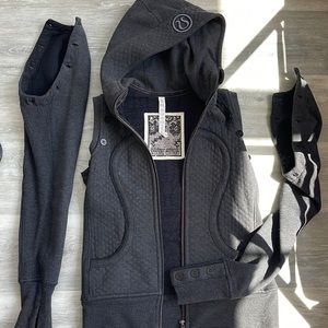 Vintage special edition lulu lemon vest that converts to jacket.